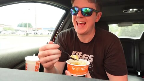 IRISH MAN EATING POPEYES FOR THE FIRST TIME