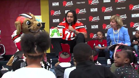 Browns players and Ohio's first lady Fran Dewine read to kids at Superior Elementary School in East Cleveland as part of Read Across America Day