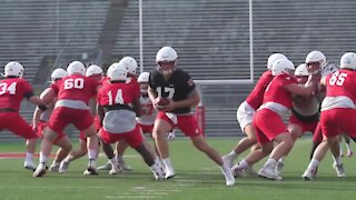 After two-week stoppage, Badgers return to practice