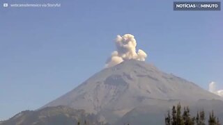 Vulcão Popocatépetl entra em erupção no México