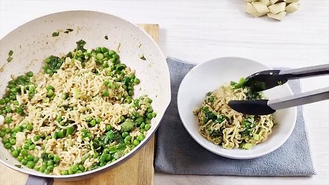 Egg noodle recipe with peas