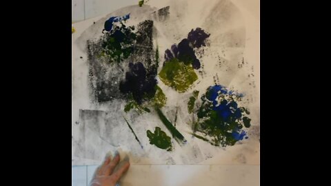 Using a purple flower picture to make a monotype monoprint