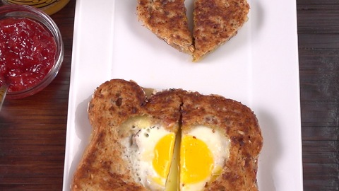 Heart-Shaped Egg-in-Toast