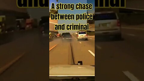 Now watch a strong chase between the police and the criminal#police chases.@livenowfox