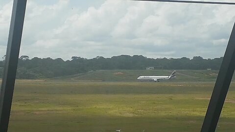 Pouso do Boeing 737 MAX 8 PR-XMR vindo de Brasília/Decolagem do Airbus A321 PT-XPG para Fortaleza