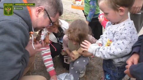 Public organization "Food for life. Donbass" delivered hot food to the villages of Kapitanovo, Muratovo and Kryakovka