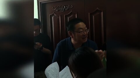 Employees from Chinese Property Giant Evergrande Protest inside Office Building 恆大財富暴雷 員工聚集維權