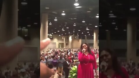 Kim Burrell "Watch Me Praise Him"