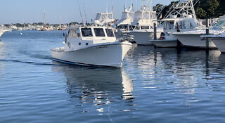 28’ Downeaster “Naida” pulling into Snug Harbor Montauk NY