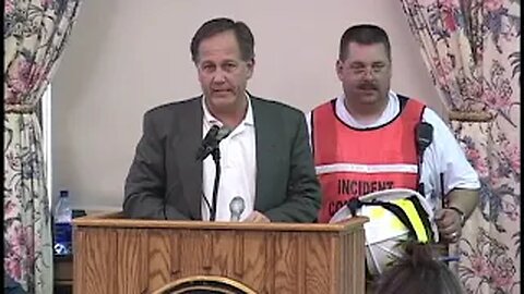 April 7, 2002 - DePauw Officials Meet with Students and Reporters for Rector Hall Fire Update