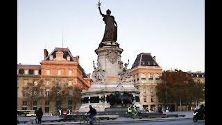 Parisians Angry at Mayor for ‘Trashed’ City