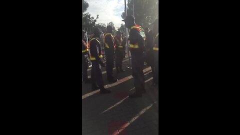 UPDATE 1 - PICS: Mourners arrive for funeral of Madikizela-Mandela in Johannesburg (sud)