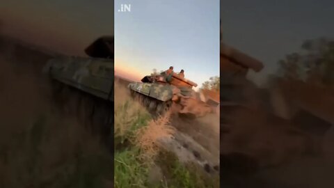 Russia Ukraine War: Ukrainian tank riding into the sunset #shorts
