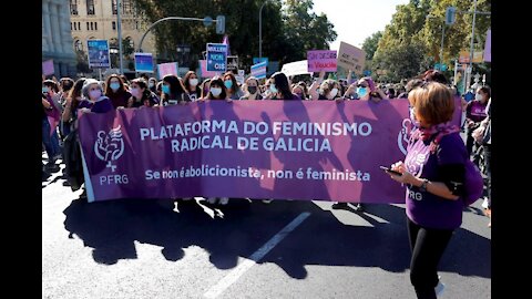Feministas marchan por abolición de prostitución y contra «Ley Trans» (Transexual) del Gobierno