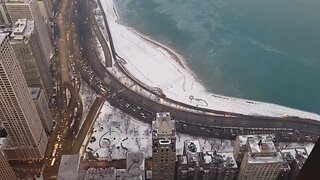 Raw video of Chicago's biggest lake is frozen [Cảnh hồ lớn nhất Chicago đông đá] #winter #chicago