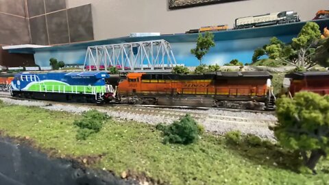N Scale Scaletrains T4 Gevo Dcc ready Review incoming