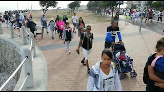 SOUTH AFRICA - Cape Town - The Big Walk (Video) (TSR)