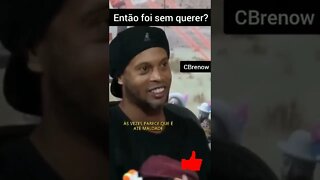 O RONALDINHO GAÚCHO MANDANDO A REAL SOBRE O GOL DE FALTA CONTRA A INGLATERRA EM 2002