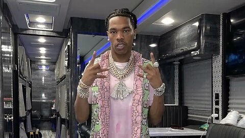 lil baby unfollows gunna after he was released from prison on plea deal