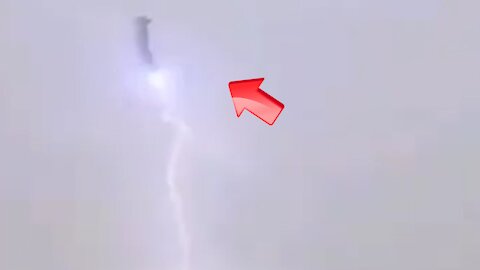 Mysterious flying object emits lightning UFO or aliens [Space]