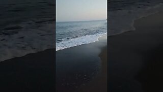 VLOG - ENJOYING THE HUELIN BEACH IN MALAGA LATE IN EVENING - GOOD WATER - RELAX - SUMMER #shorts