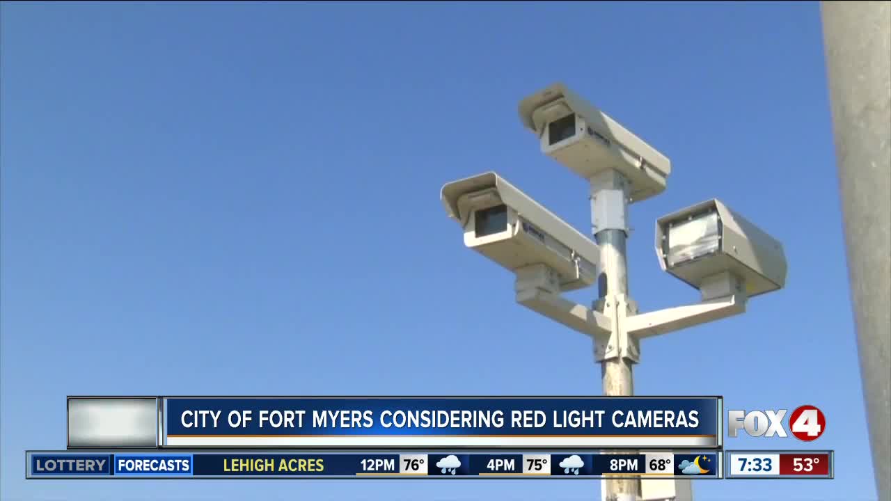Fort Myers to consider using red light cameras