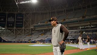 Ha-Seong Kim takes the field in Seoul