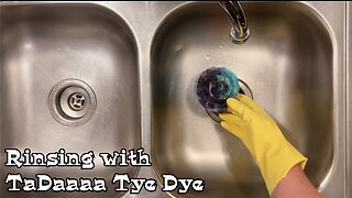 Rinsing Tie Dye With TaDaaaa Tye Dye: Next Level Tee L Chevron Stripes