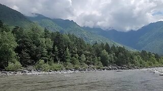 Der Fluss Maggia im Maggiatal im Tessin (Schweiz) aus nächster Nähe / Closeup of Swiss Maggia river