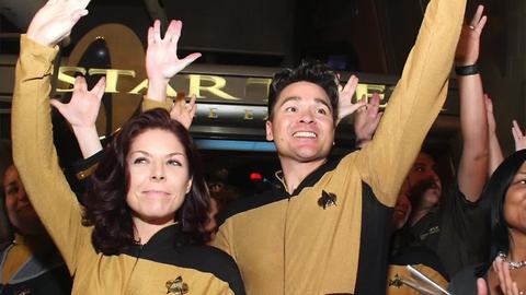 Cast of 'Star Trek: The Experience' reunites at Millennium Fandom Bar