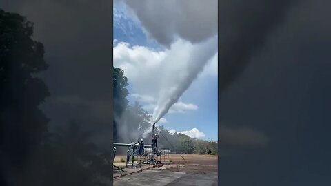 🌋 BITCOIN Geothermal well spouting pure water vapour, used to power bitcoin miners in 🇸🇻 El Salvador