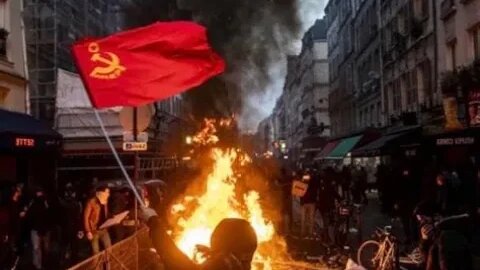 Kurdish Protesters turn violent, clashing with Paris police