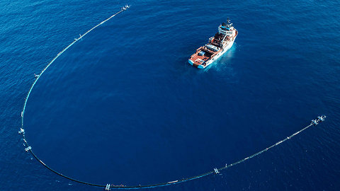 Floating Pipe Will Clean Up 90% Of Ocean Debris By 2040