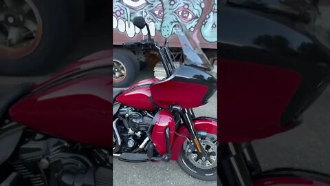 🔥🔥Harley David Road Glide meets street graffiti #shorts ￼