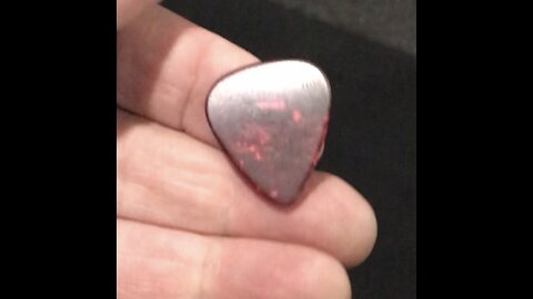 No Wrong Way To Hold A Pick - How To Experiment With Rotating Guitar Pick 360°