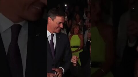 Pedro Sánchez abucheado y llamado traidor en su visita a la Mercedes-Benz Fashion Week de Madrid