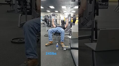 245lbs for reps, Crazy 🤪 old man