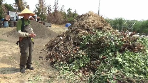 Matthew's Back to Eden Garden - Creating Compost - L2Survive with Thatnub