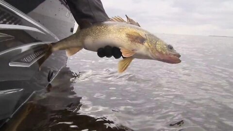 MidWest Outdoors TV Show #1620 - Early Spring Walleye with the B-Fish-N crew.