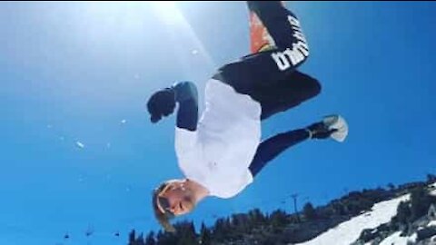 Snowboarder erra pouso depois de duplo mortal