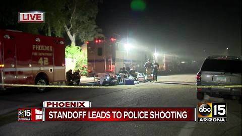 Robbery suspects exchange gunfire with Phoenix police, one in custody