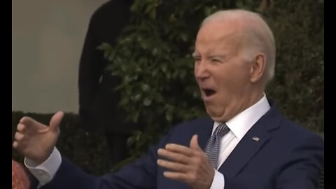 OH NO! Joe Biden Sh*Ts Himself During Turkey Pardon Ceremony and Has To Abruptly Waddle Off Stage ⚠️