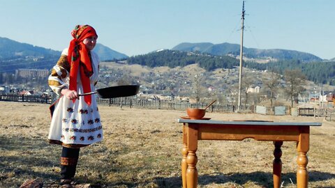 Lunch in a mountain village. The life of Ukrainian mountaineers