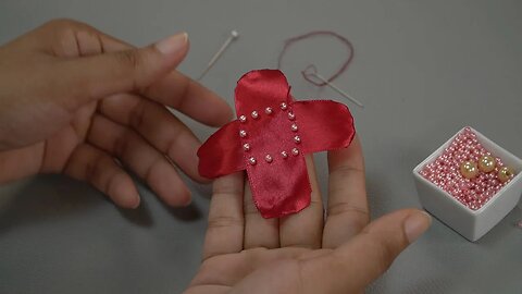 How to Make Ribbon Flowers - Flor de minuto