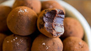 Salted caramel whisky chocolate truffles recipe - Hot chocolate hits