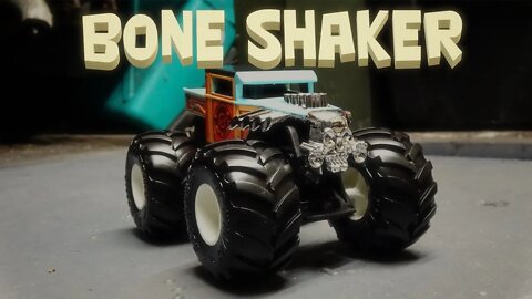 Hot Wheels Monster Trucks 1:24 Scale Bone Shaker