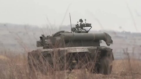 Mobilised Russian tank and motorised riflemen hone their combat skills