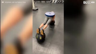 Cette femme de 72 ans s'entraîne comme une jeune!