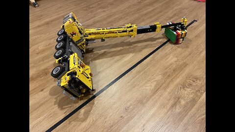 LEGO Technic 42009 Crane Flip Over