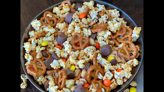 Cooking w/Caramel Eps. 2 - Halloween Snack Mix